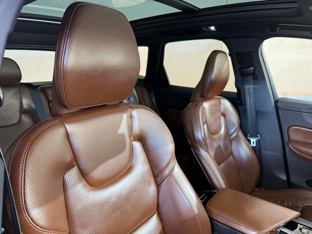 Used 2021 Volvo XC60 T5 Inscription w/ Advanced Package image 16