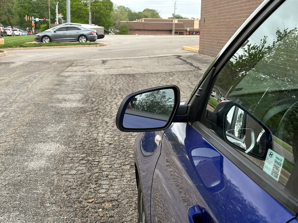 Used 2025 Hyundai Venue SEL FWD image 15