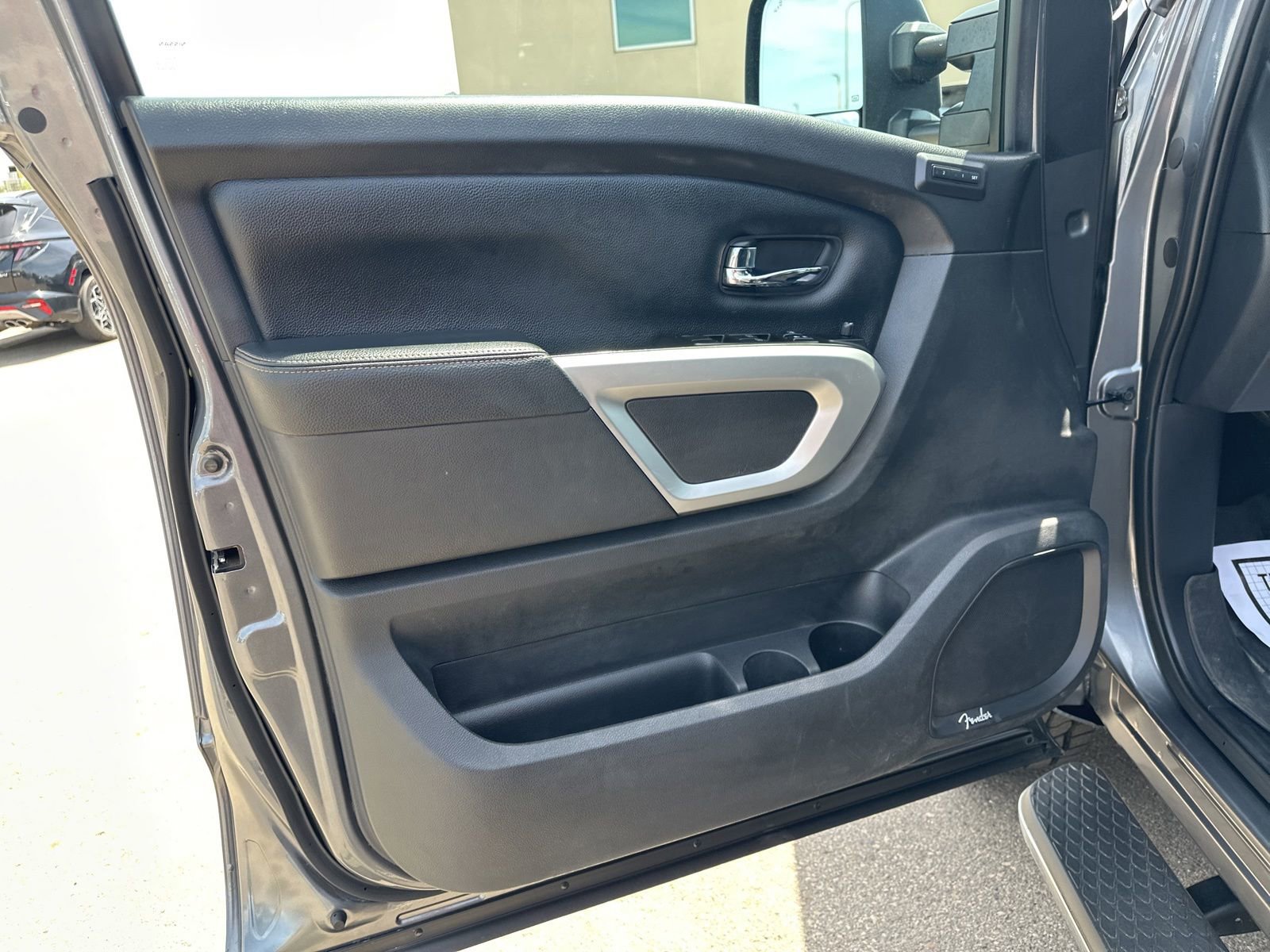 Used 2019 Nissan Titan SL w/ Off-Road Package AWD/4WD image 15