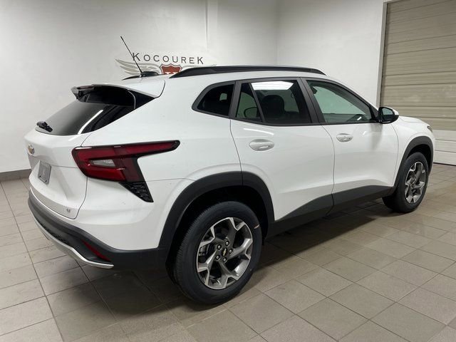 New 2026 Chevrolet Trax LT w/ Driver Confidence Package FWD image 6