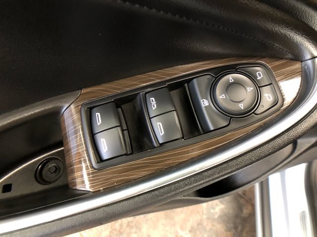 Used 2017 Chevrolet Malibu Premier w/ Premier Sun and Wheel Package FWD image 12
