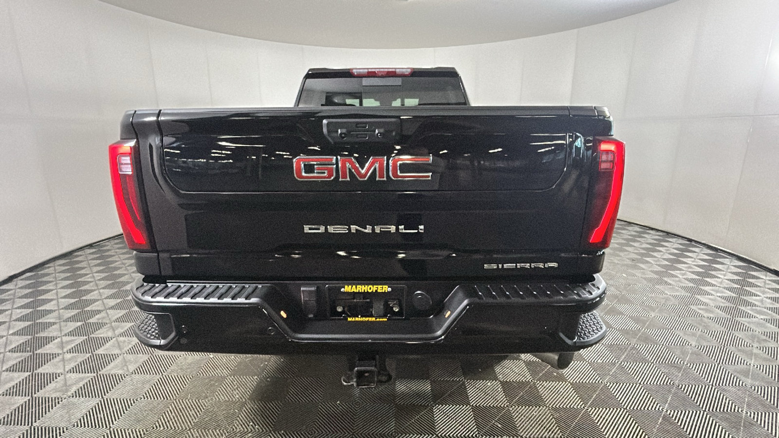 Used 2025 GMC Sierra 2500 Denali w/ Denali Reserve Package AWD/4WD image 4