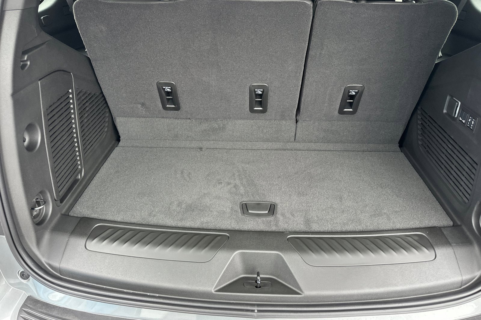 New 2026 GMC Yukon Elevation image 15