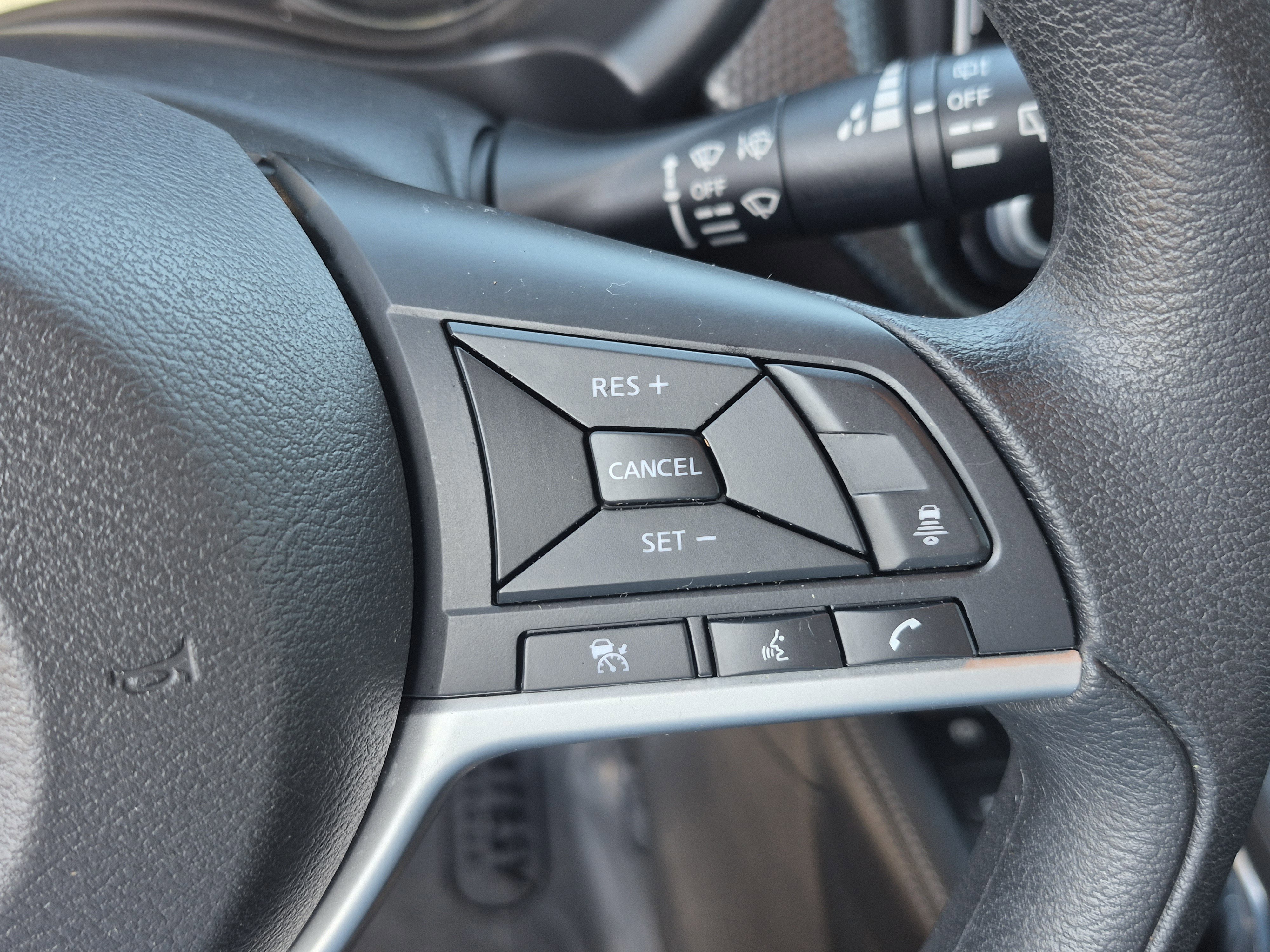 Certified 2022 Nissan Kicks SV FWD image 30