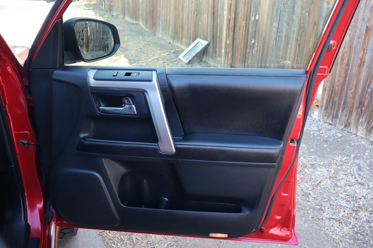 Used 2015 Toyota 4Runner Limited image 27