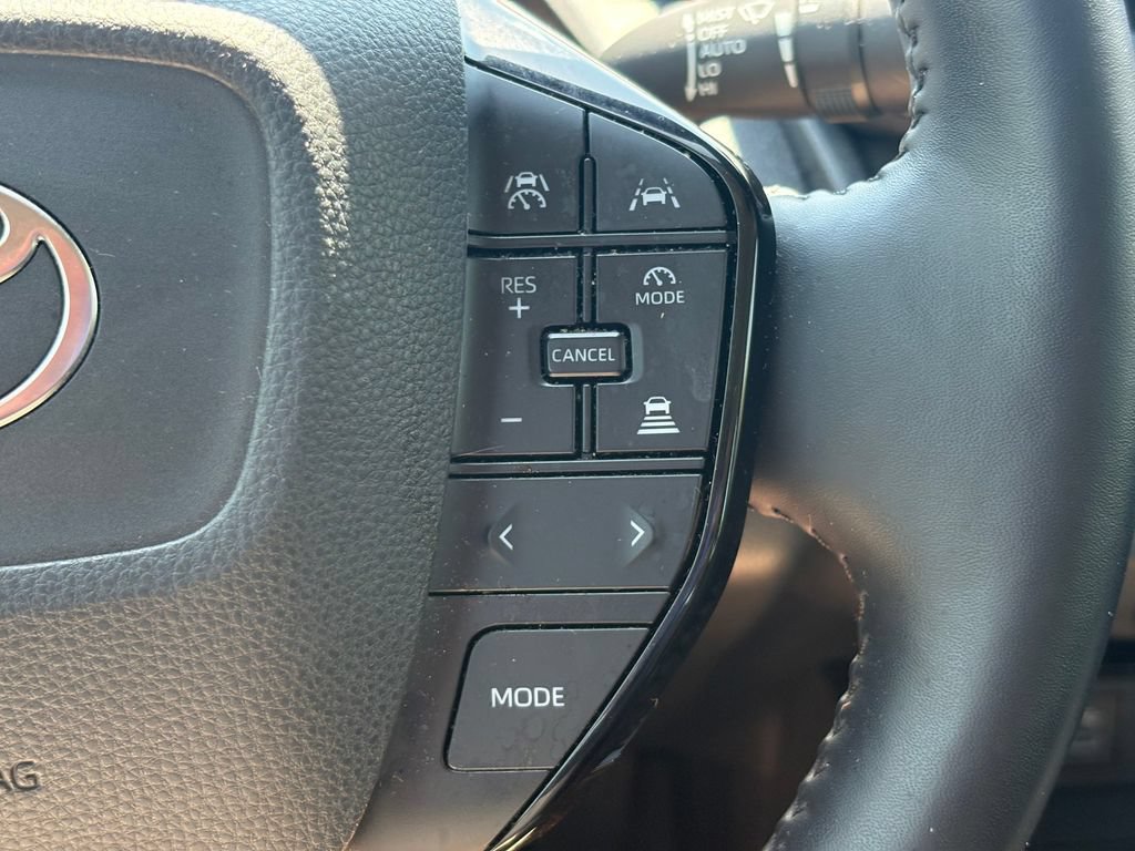 Used 2024 Toyota Prius XLE FWD image 34