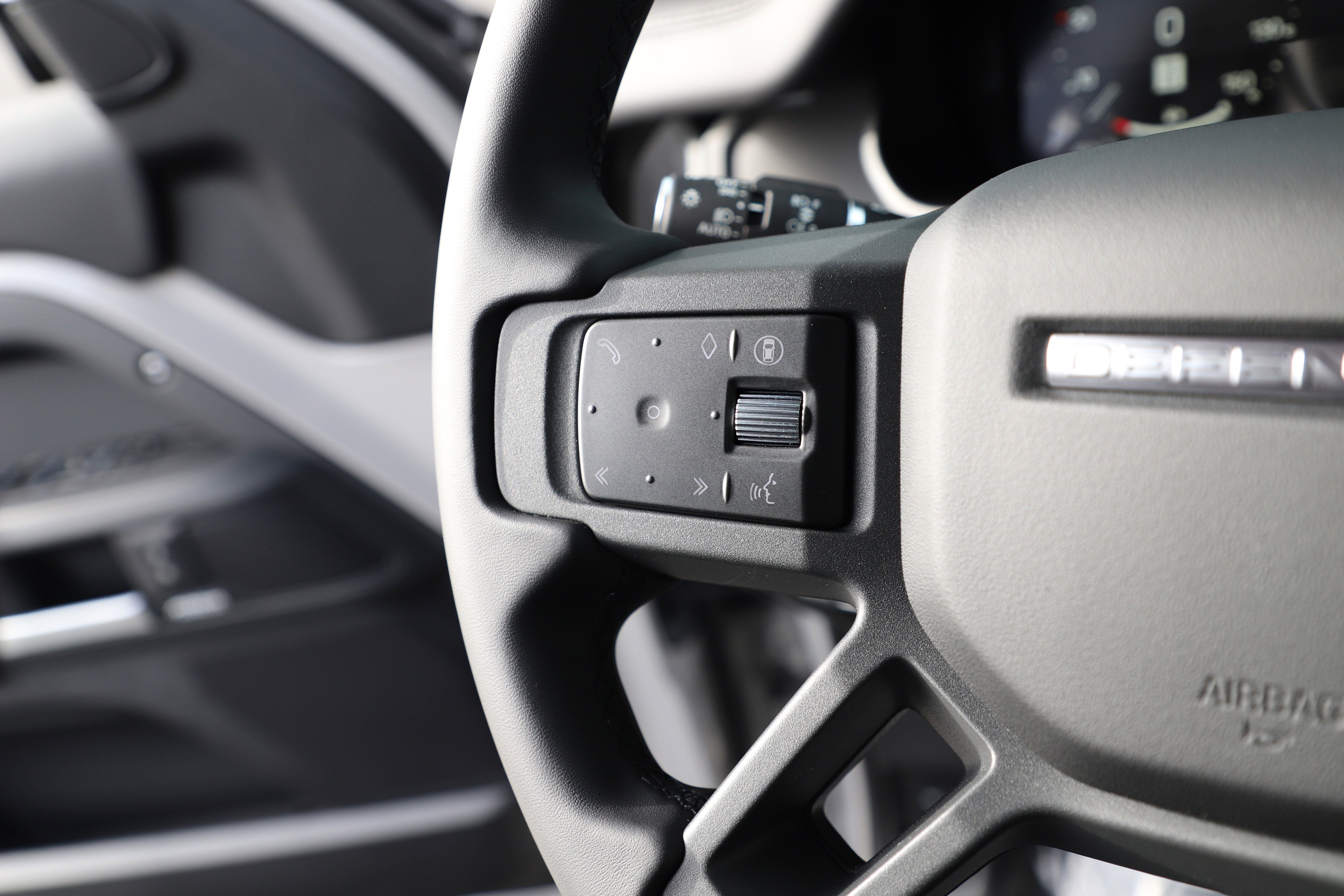 New 2026 Land Rover Defender 110 X-Dynamic SE image 23