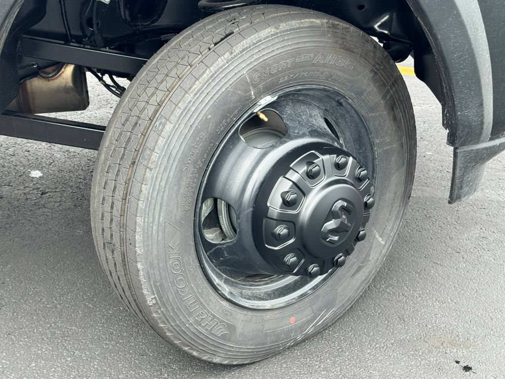 New 2026 RAM 5500 Tradesman AWD/4WD image 10