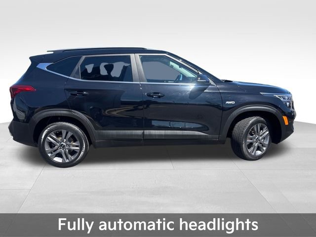 Used 2023 Kia Seltos S w/ Navigation Package AWD/4WD image 9