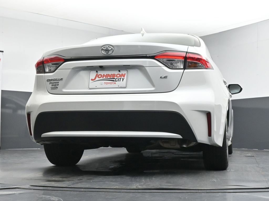Used 2022 Toyota Corolla LE FWD image 23