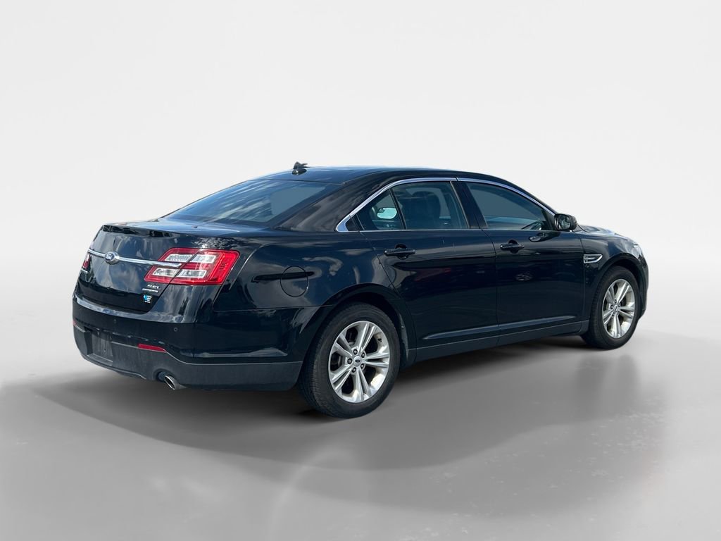 Used 2018 Ford Taurus SEL w/ Equipment Group 201A FWD image 6