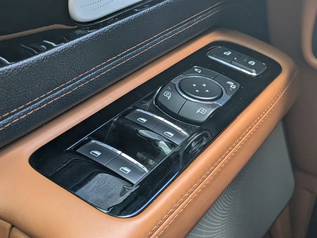 Used 2022 Lincoln Aviator Black Label w/ Dynamic Handling Package image 26