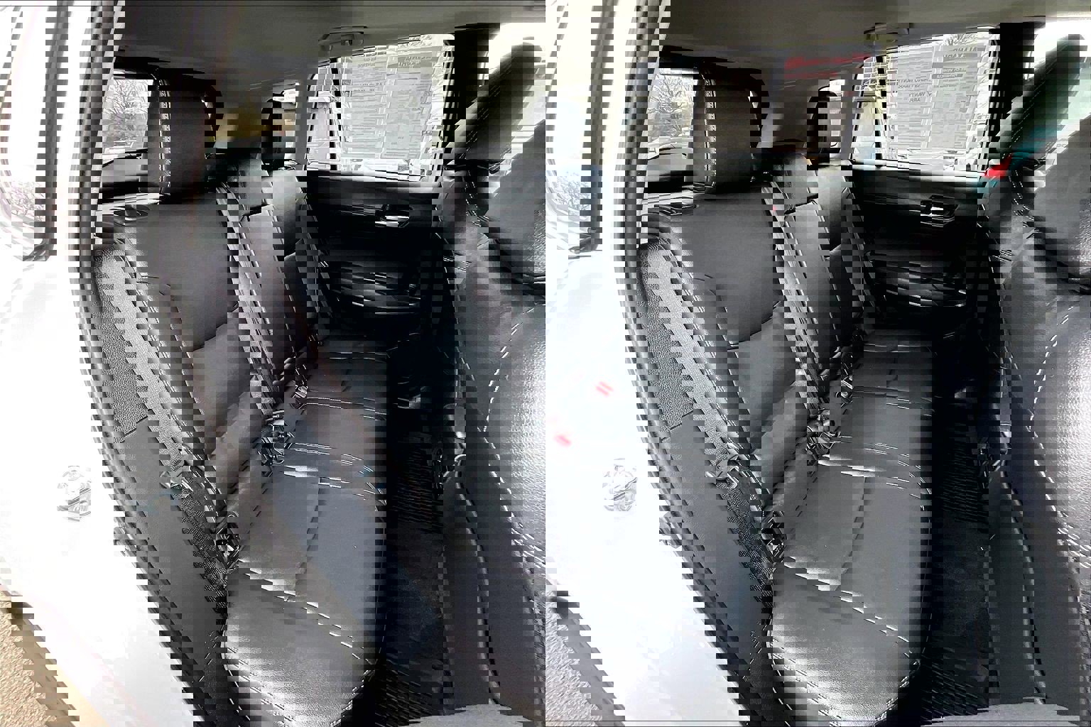 Used 2025 Toyota Corolla Cross XLE image 26