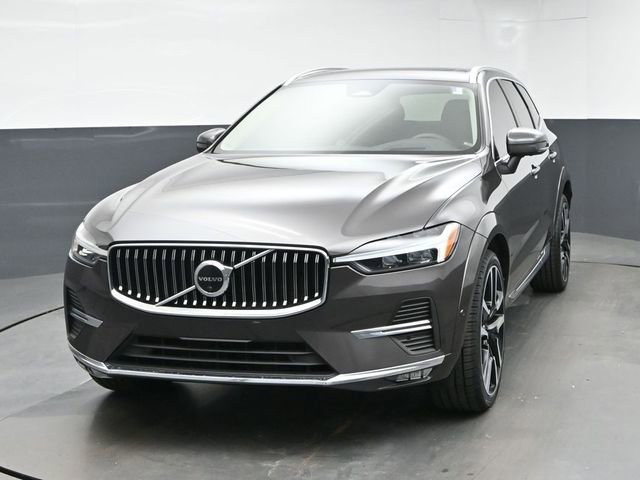 Used 2023 Volvo XC60 B5 Ultimate FWD image 3