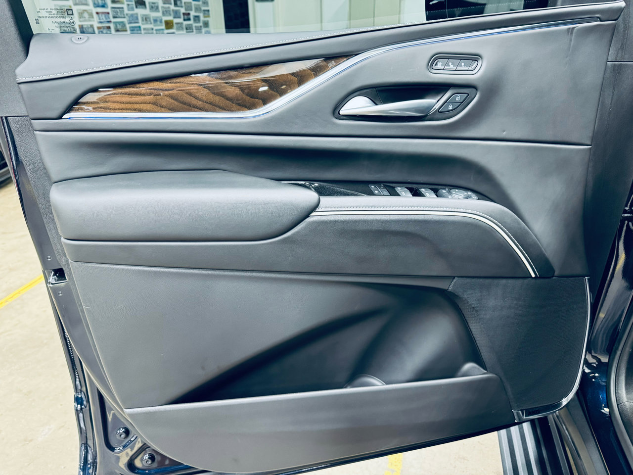 Used 2024 Cadillac Escalade ESV Sport Platinum image 29