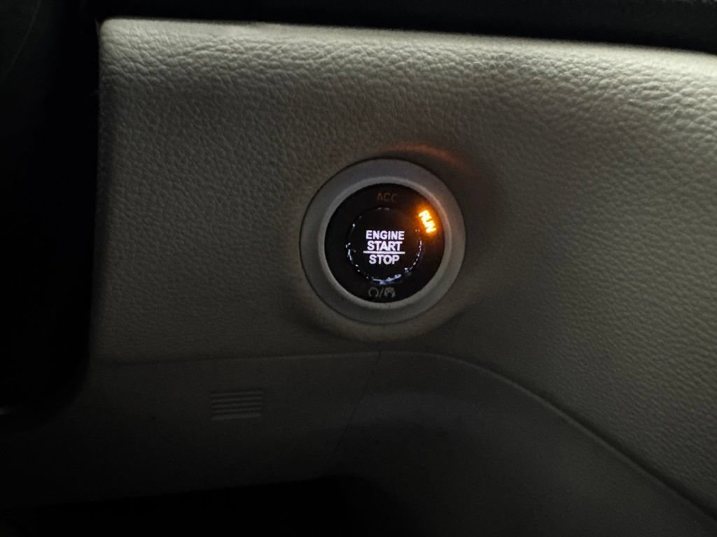 Used 2021 Chrysler Pacifica Touring-L FWD image 34