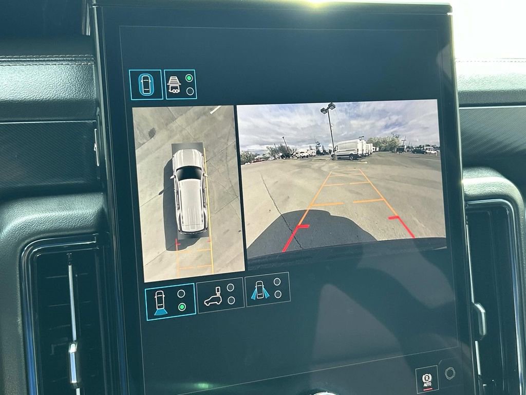 Used 2026 GMC Yukon AT4 w/ LPO, Floor Liner Package image 30