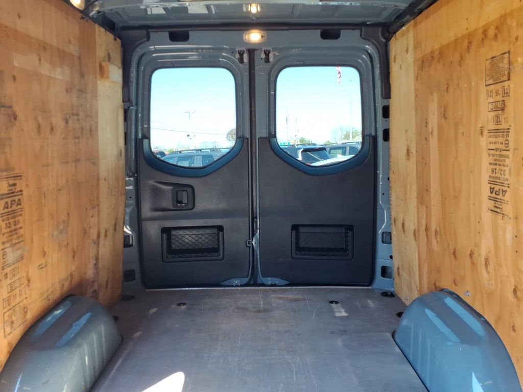 Used 2022 Mercedes-Benz Sprinter 2500 image 14