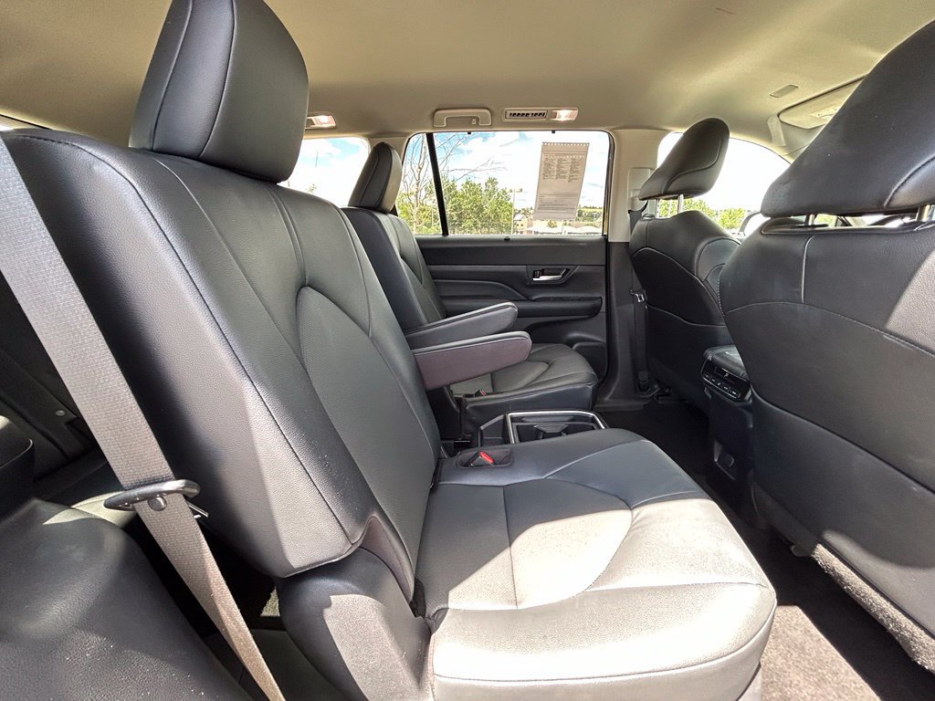 Used 2025 Toyota Grand Highlander AWD image 30