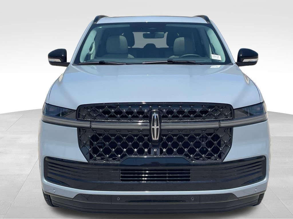 New 2026 Lincoln Navigator Reserve w/ Jet Appearance Package AWD/4WD image 8