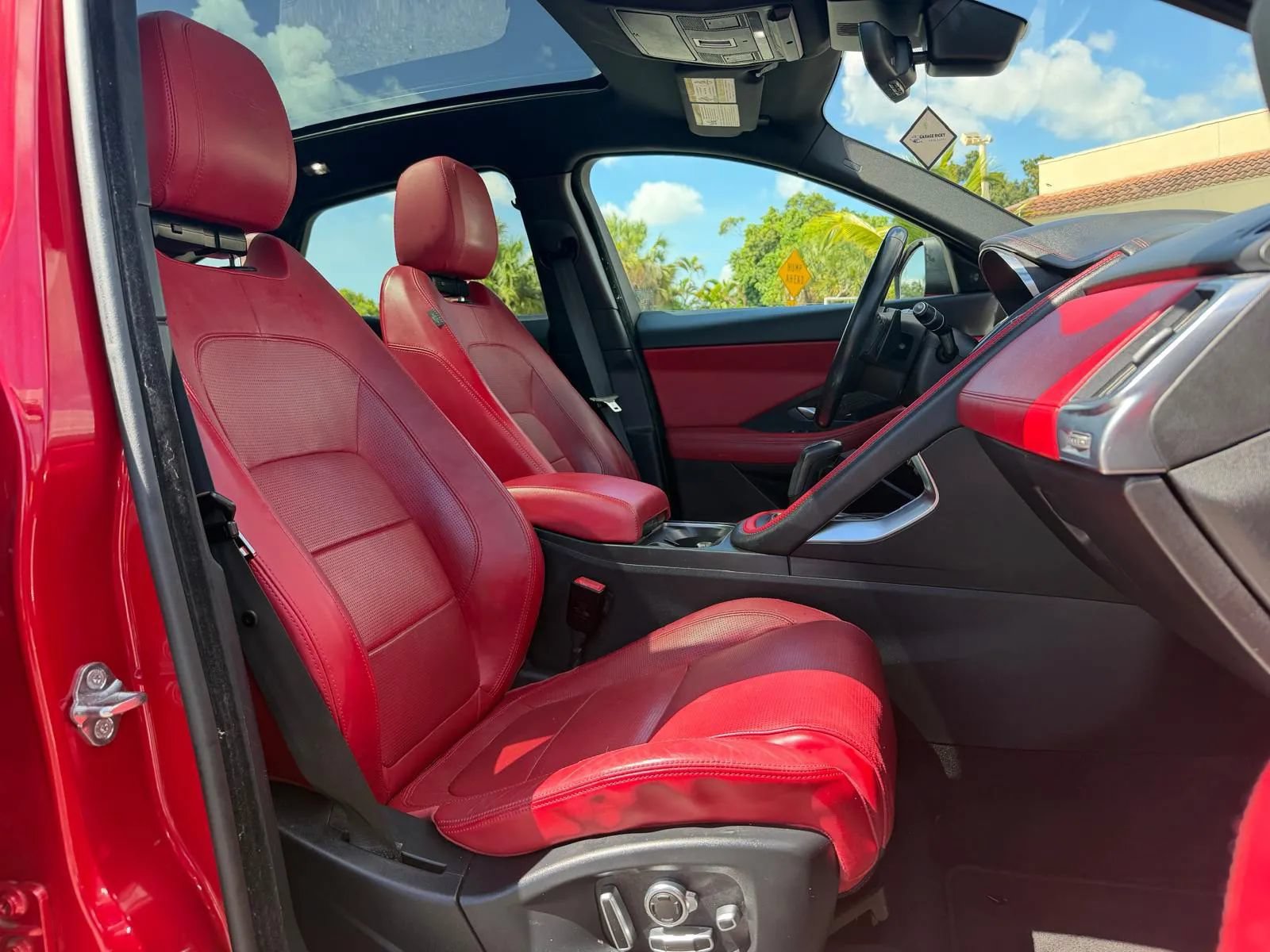 Used 2019 Jaguar E-PACE R-Dynamic HSE AWD/4WD image 34