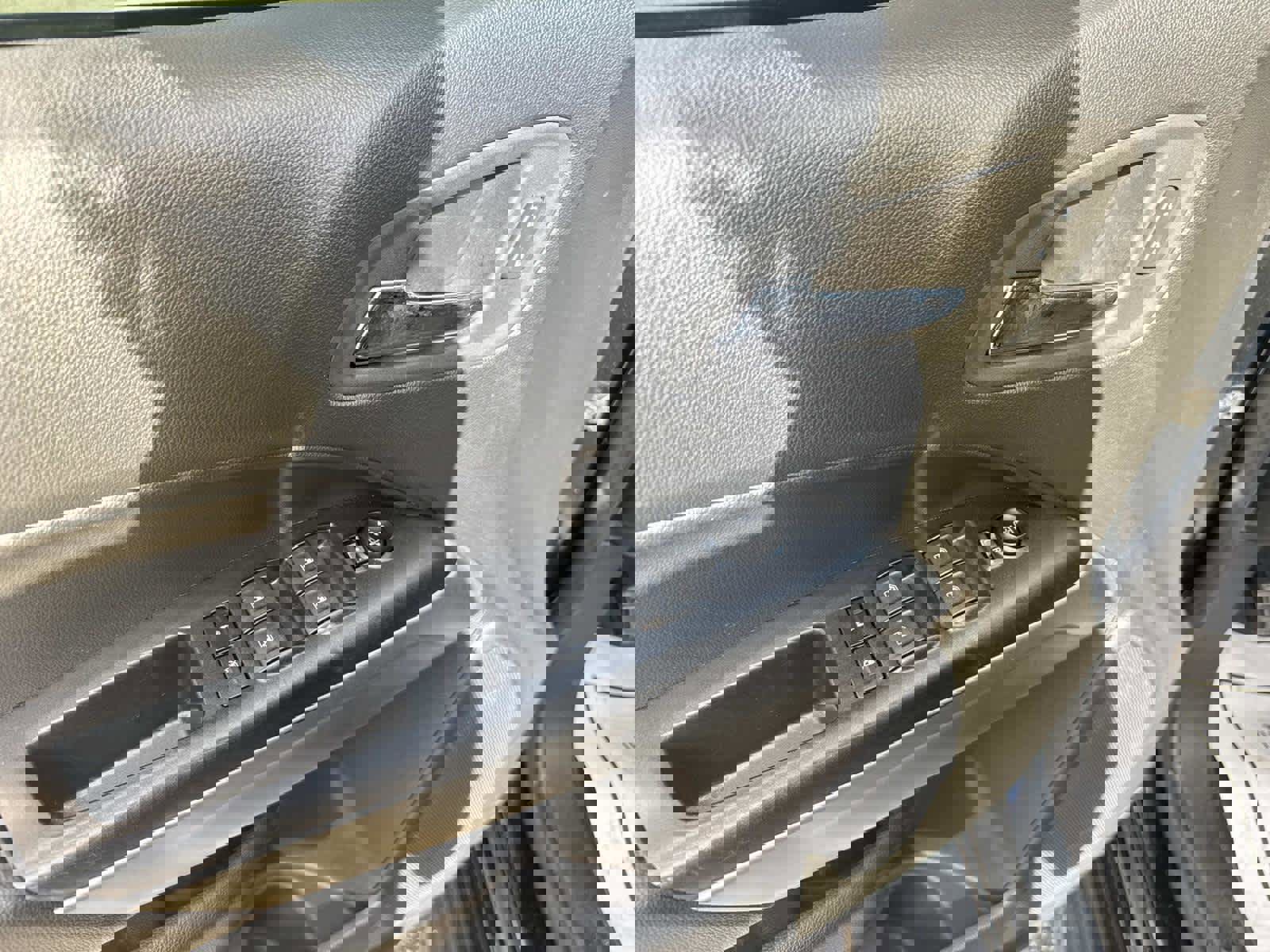 Used 2022 Chevrolet Colorado LT w/ LT Convenience Package image 18