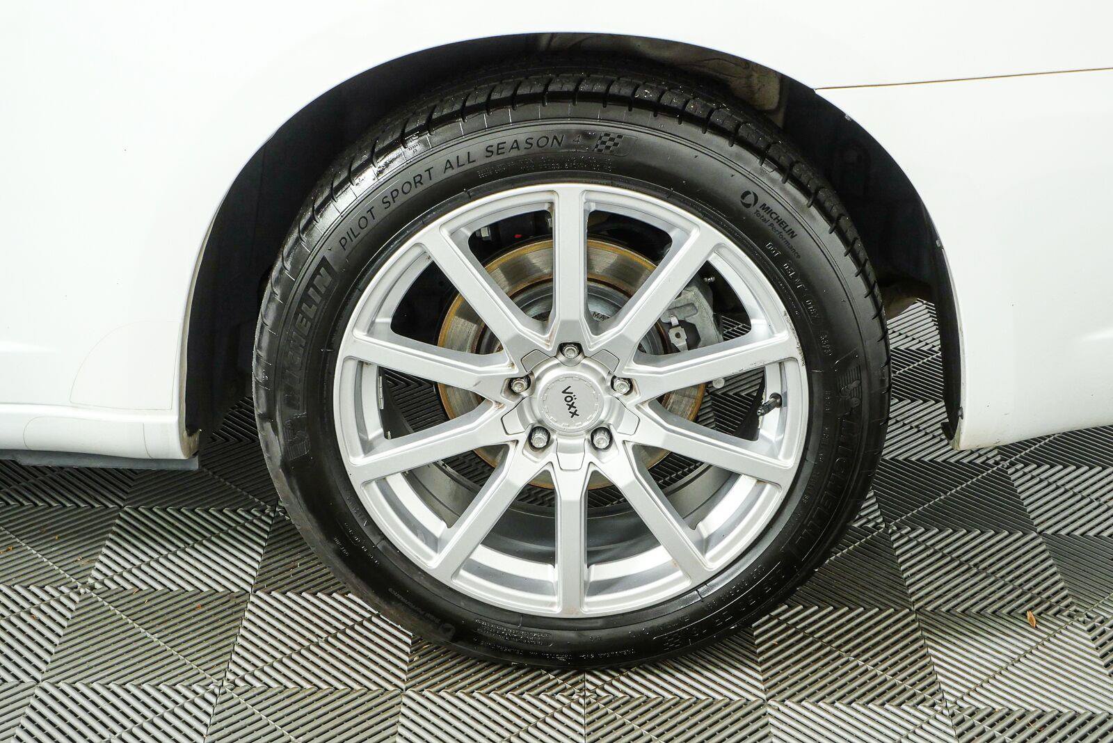 Used 2013 Chrysler 200 Limited FWD image 35
