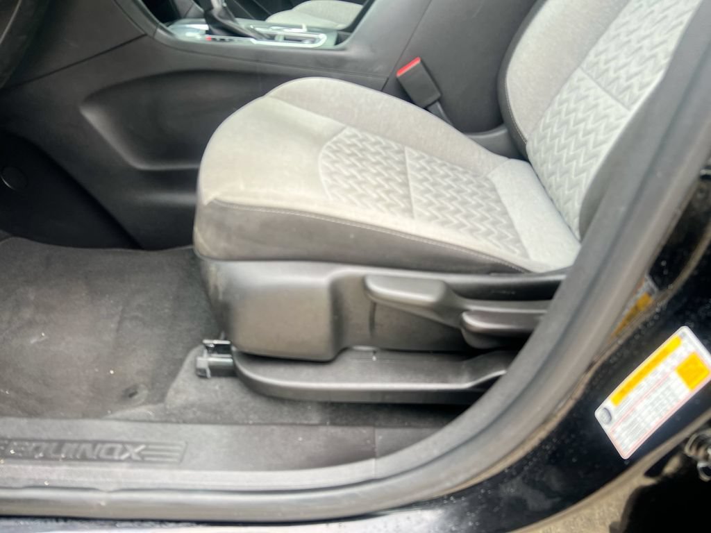 Used 2023 Chevrolet Equinox LS FWD image 14