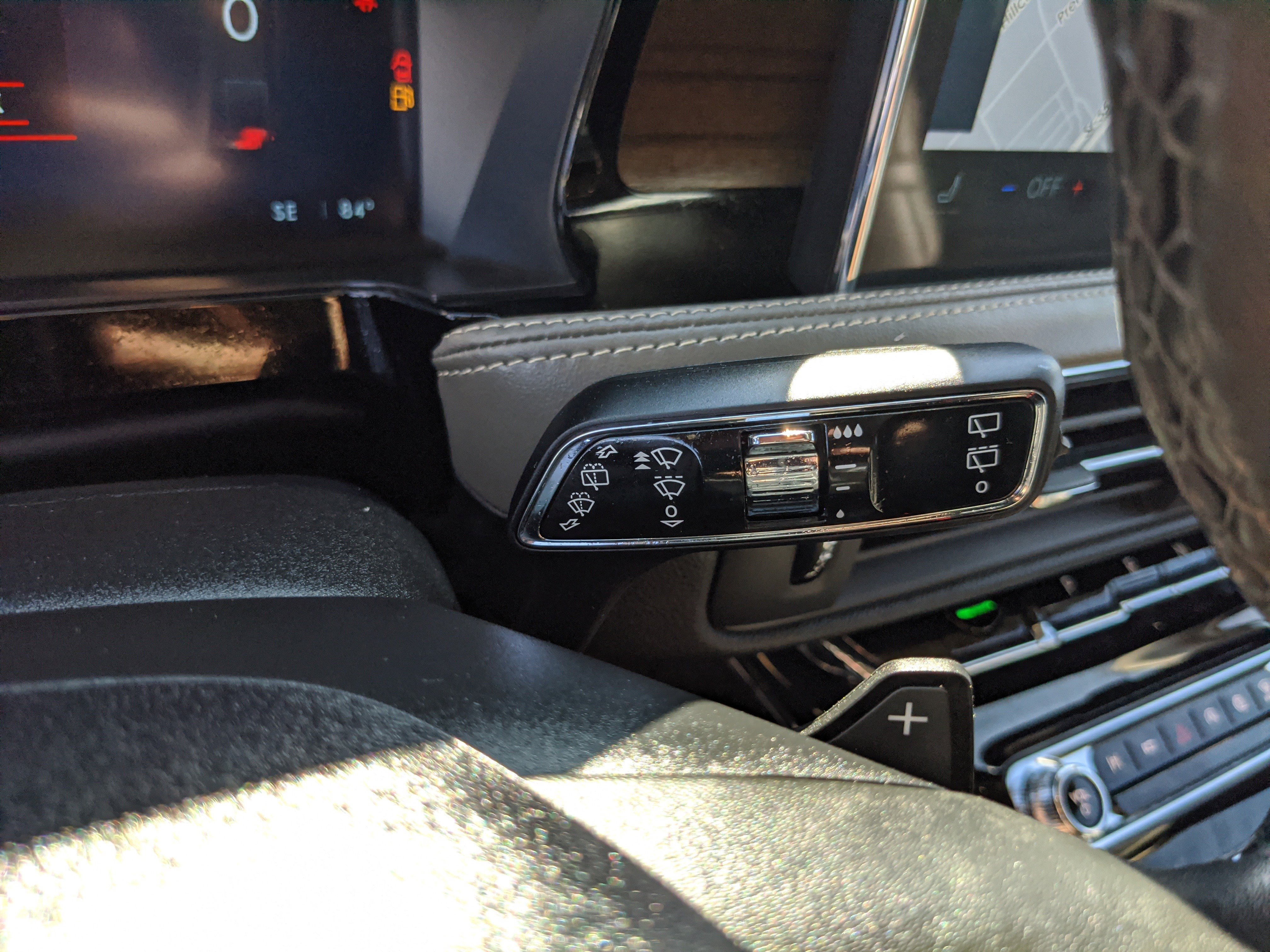 Used 2024 Lincoln Corsair Reserve image 34