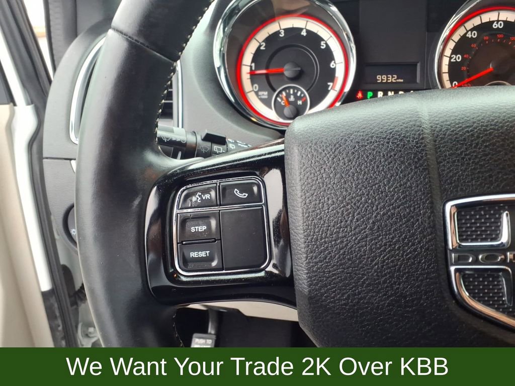 Used 2016 Dodge Grand Caravan SE image 30