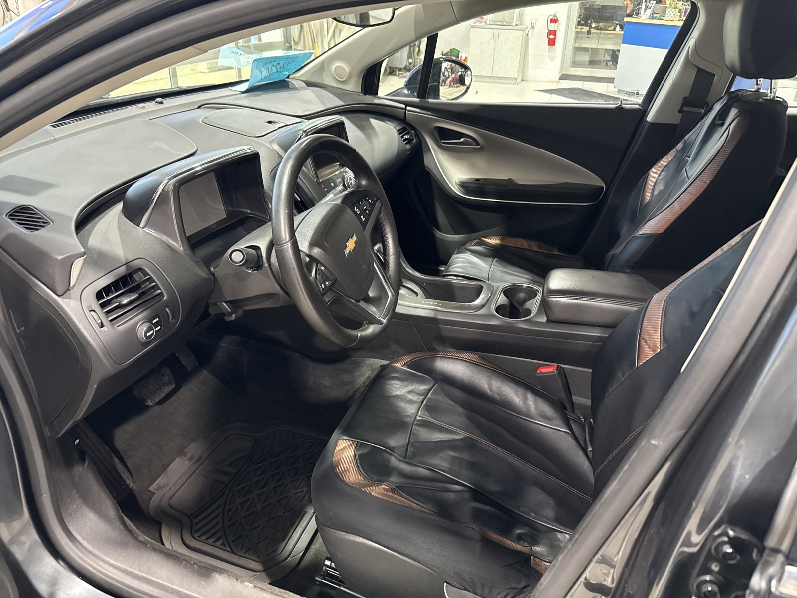 Used 2014 Chevrolet Volt FWD image 3