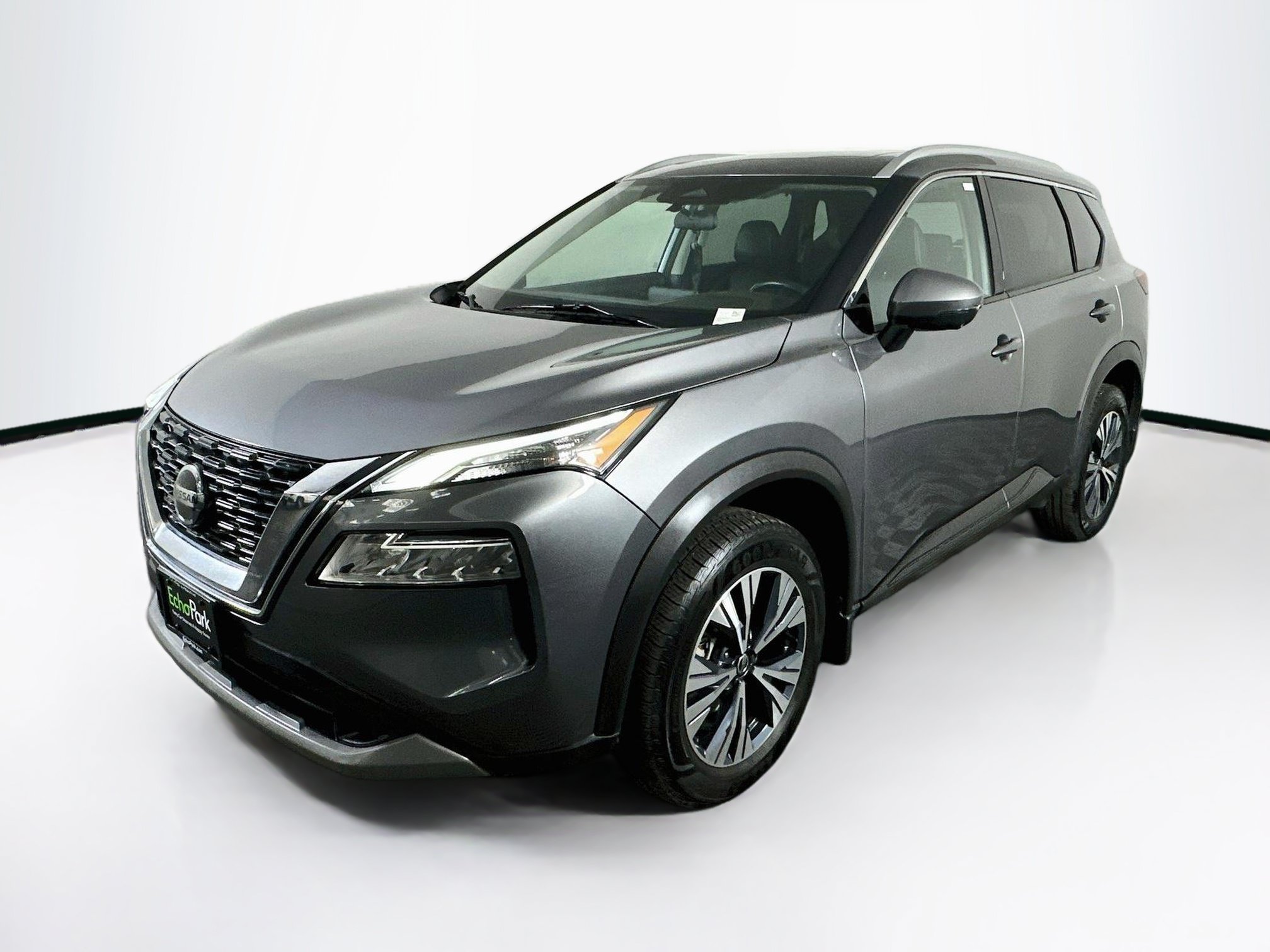 Used 2021 Nissan Rogue SV w/ Premium Package FWD image 3