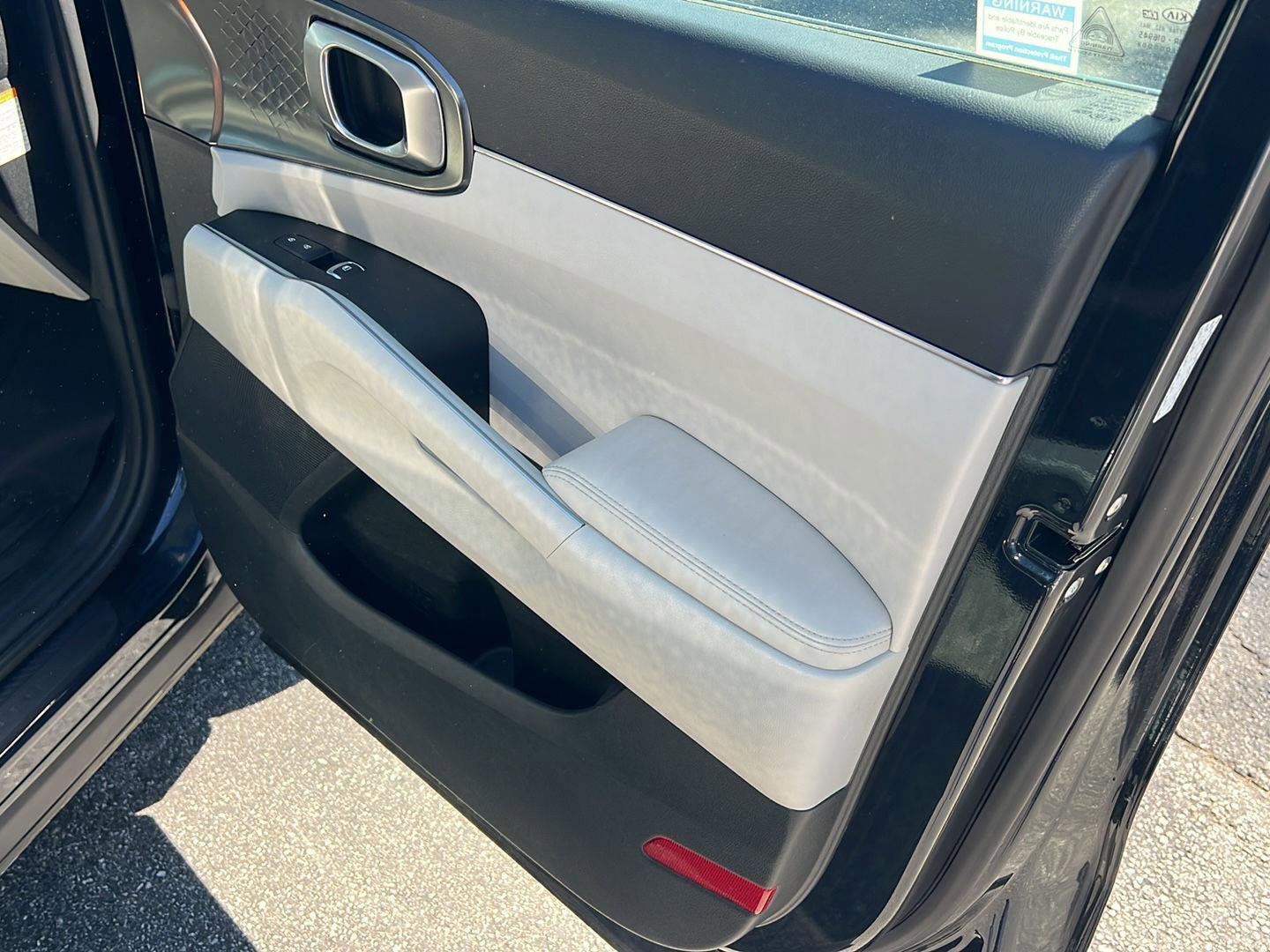 Used 2021 Kia Sorento S image 15