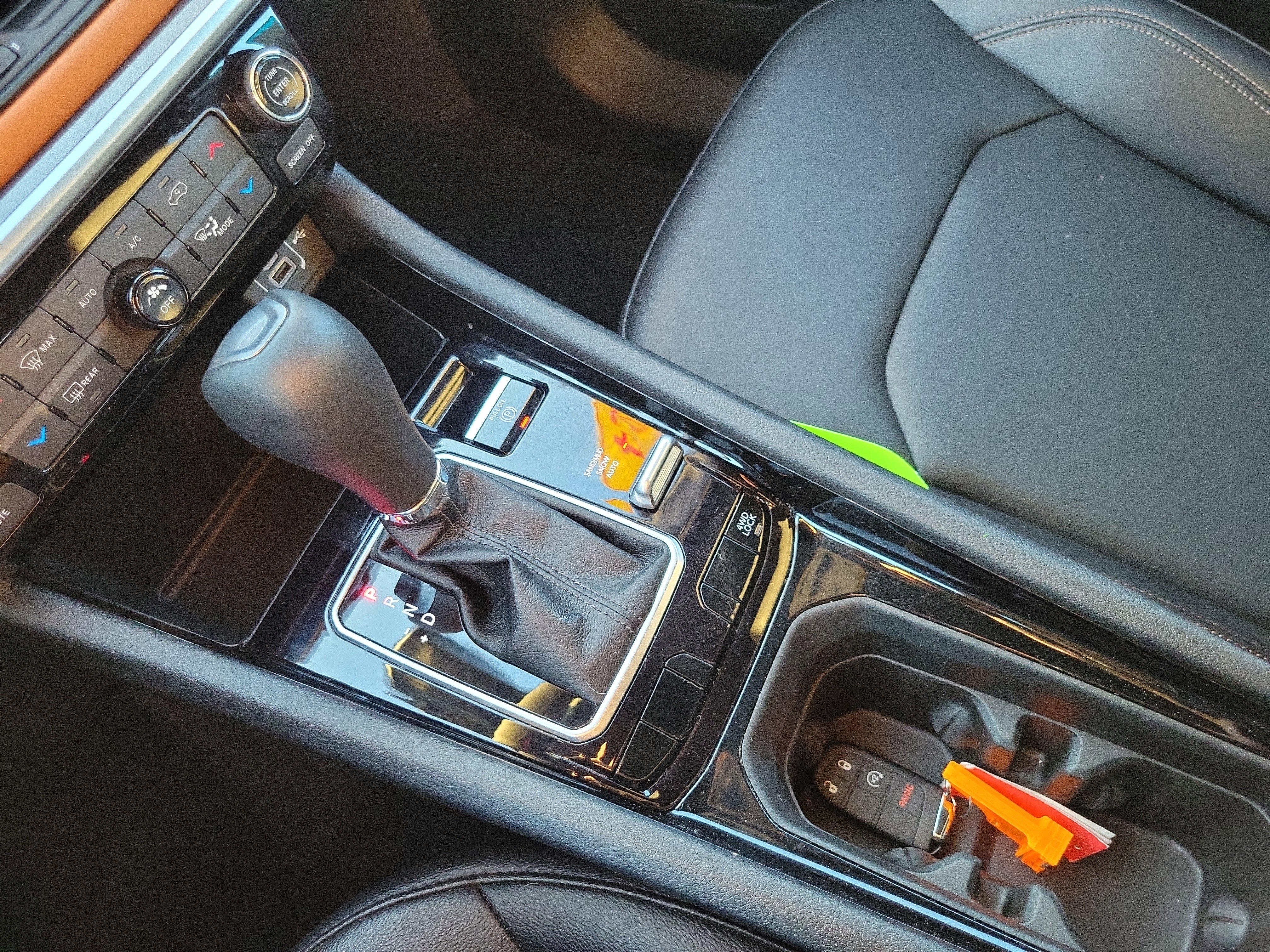 Used 2024 Jeep Compass Limited image 20