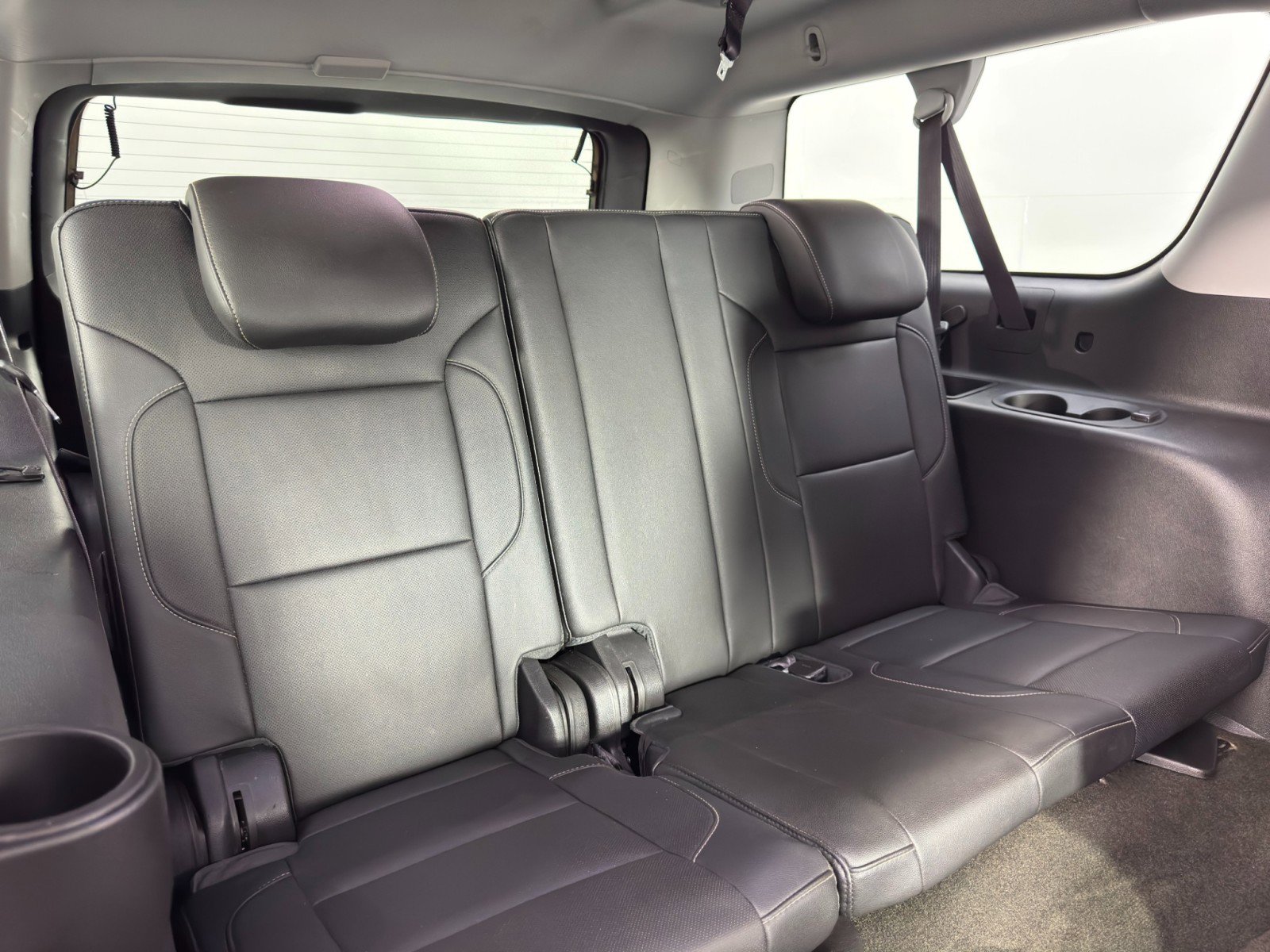 Used 2015 Chevrolet Suburban LTZ RWD image 43