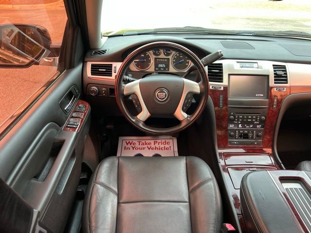 Used 2013 Cadillac Escalade EXT Premium image 31