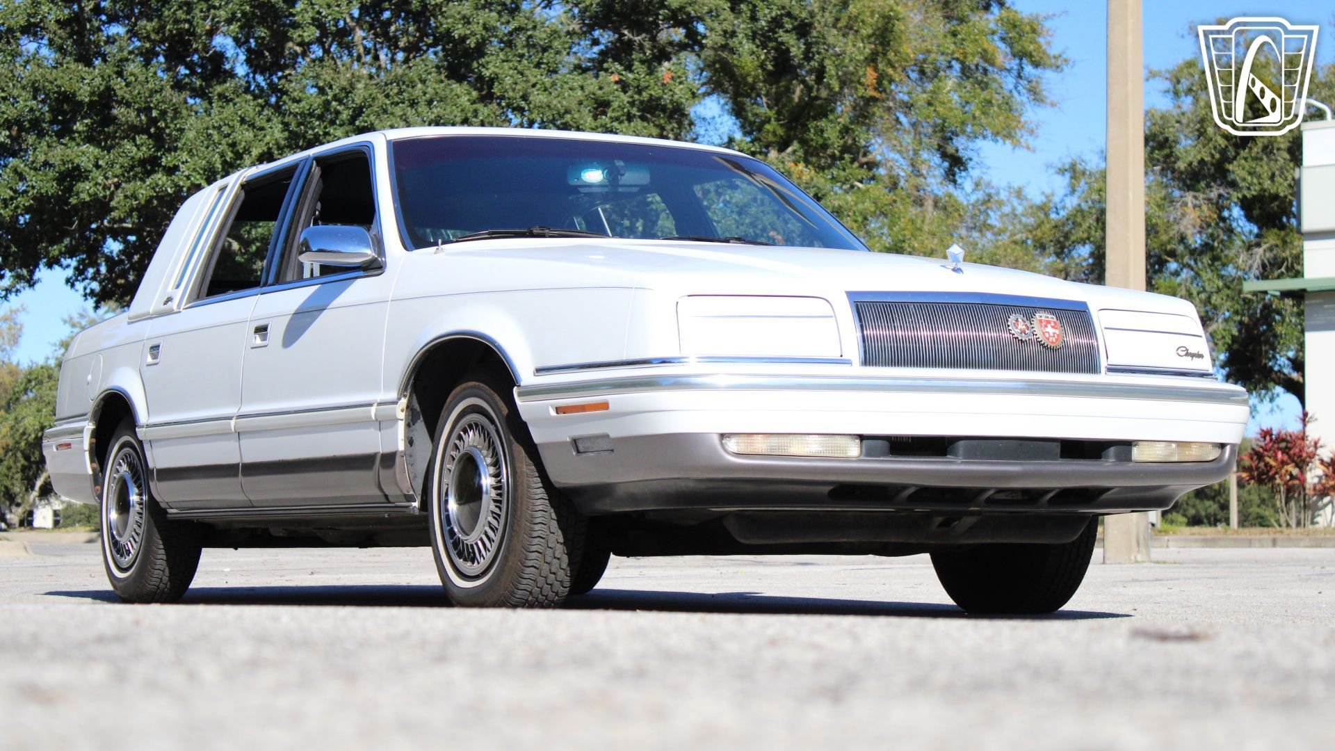 Used 1993 Chrysler New Yorker Fifth Avenue FWD image 11