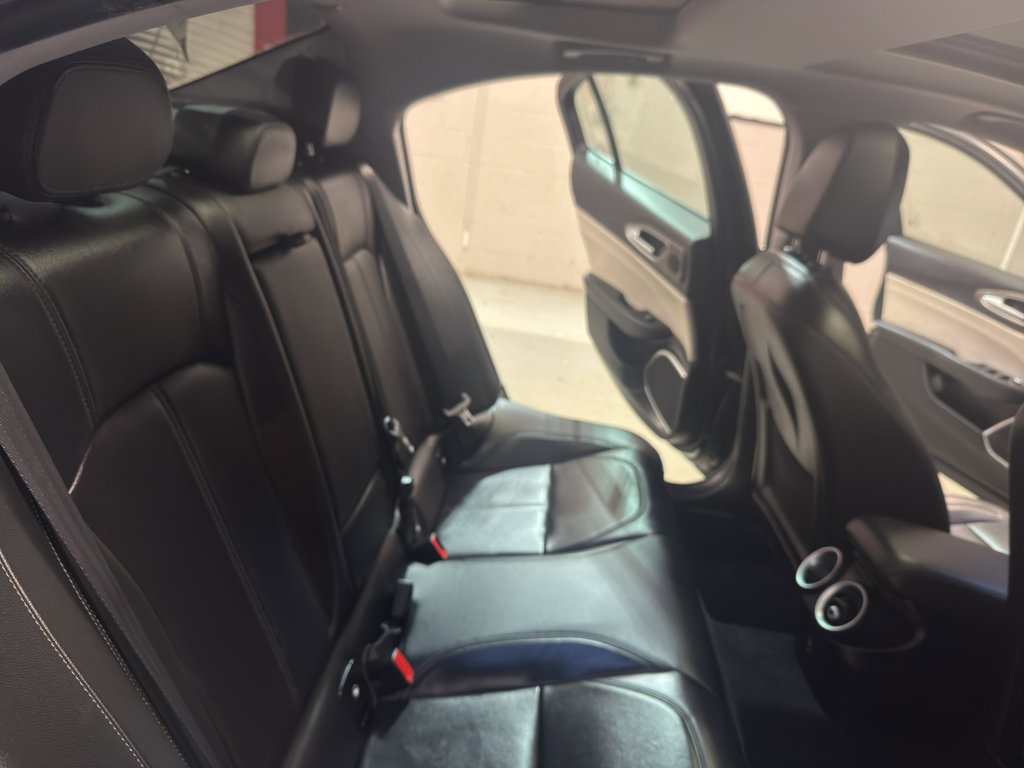 Used 2020 Alfa Romeo Giulia Ti image 25
