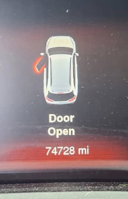 Used 2017 Jeep Cherokee Trailhawk w/ Comfort/Convenience Group AWD/4WD image 6