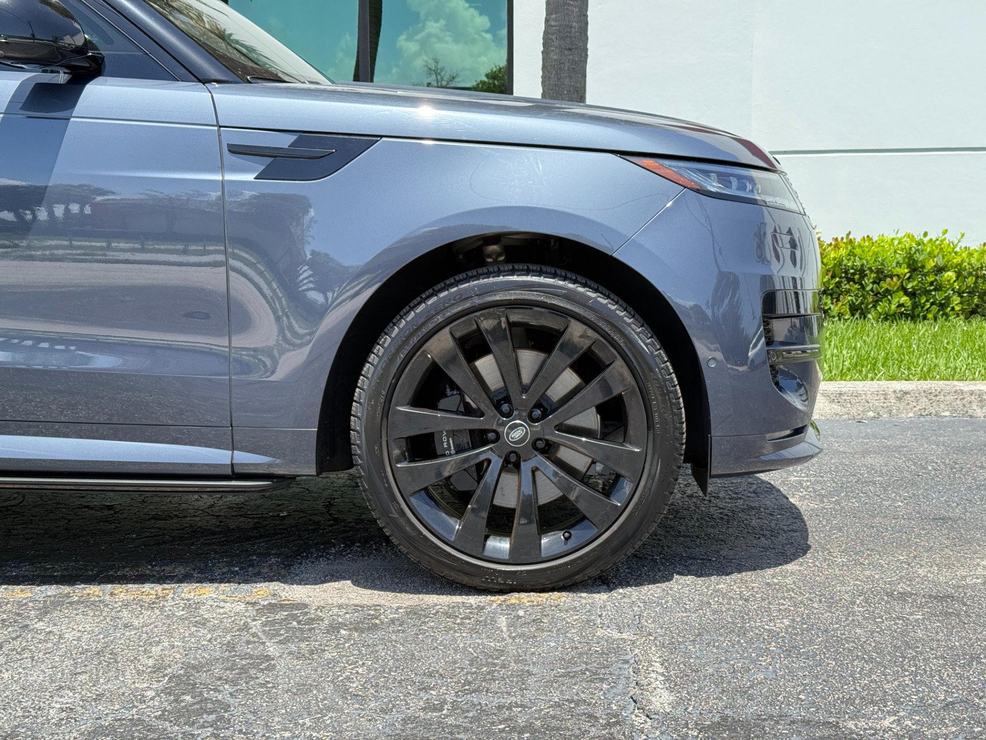 Used 2023 Land Rover Range Rover Sport First Edition AWD/4WD image 3