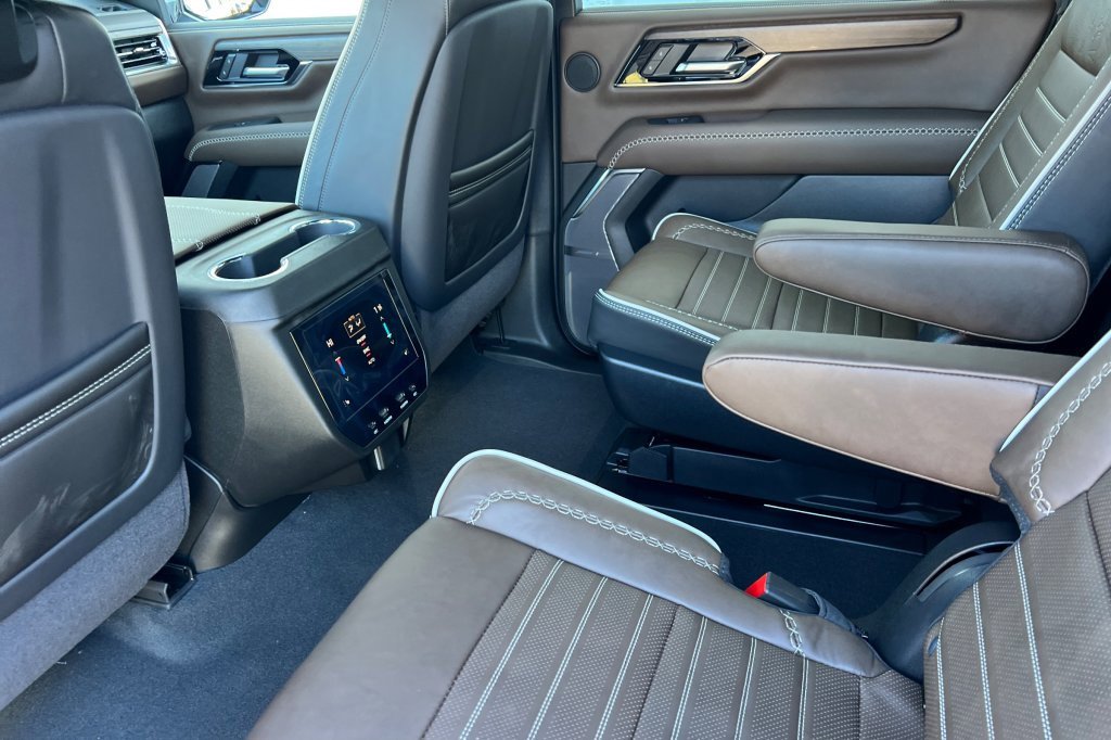 New 2026 GMC Yukon XL Denali Ultimate image 9