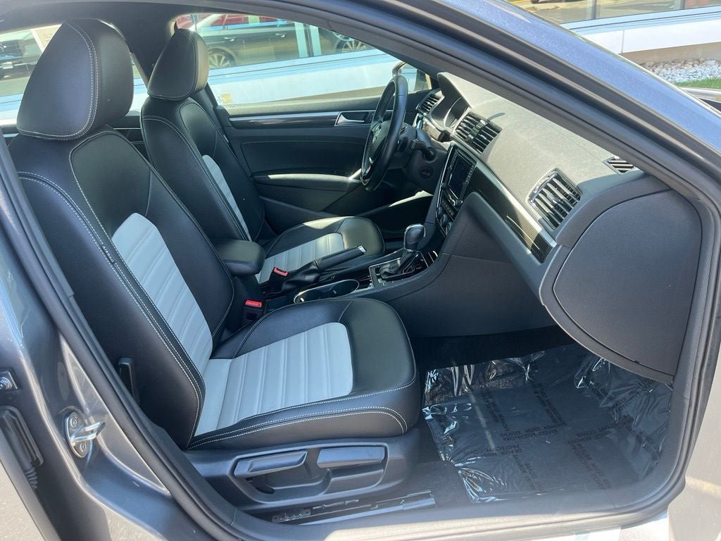 Used 2018 Volkswagen Passat 3.6 FWD image 20