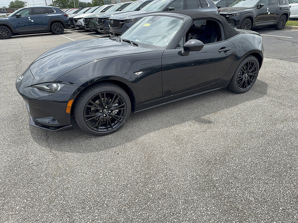 New 2026 MAZDA MX-5 Miata Club w/ Weather Package RWD image 12