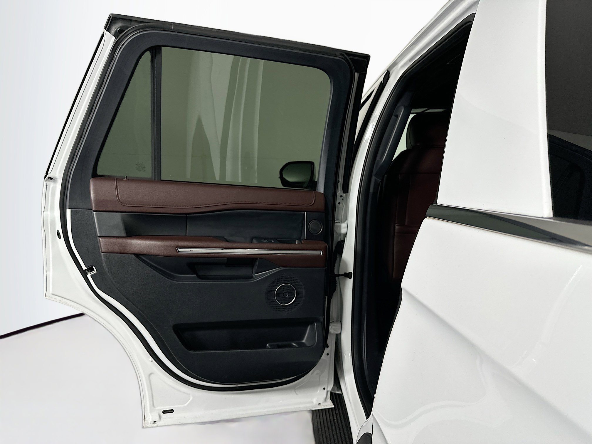 Used 2024 Ford Expedition Limited image 27