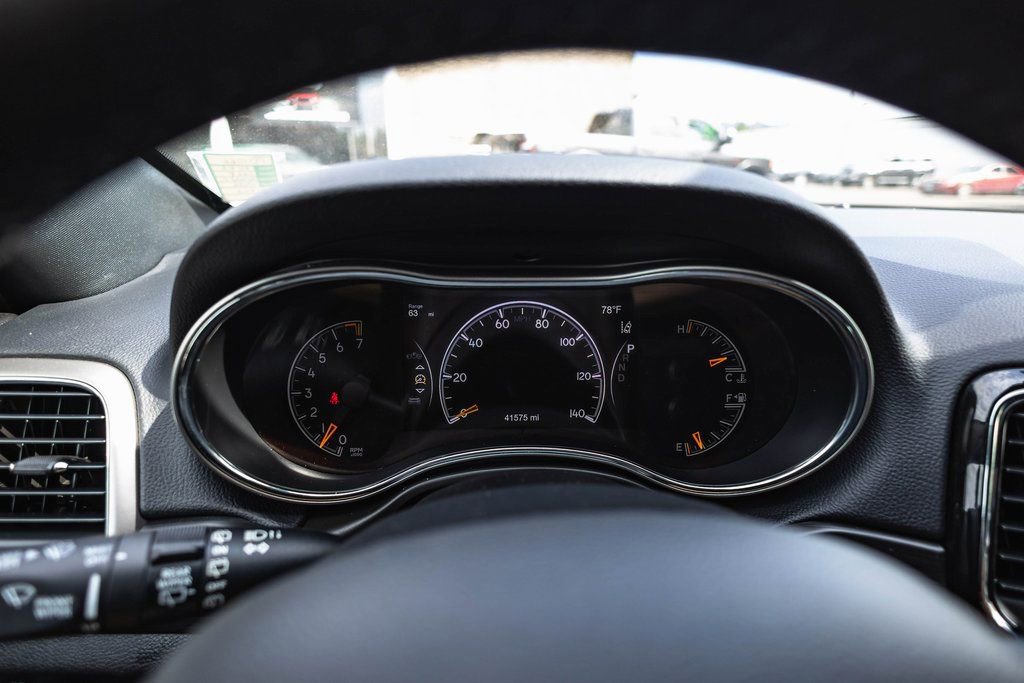 Used 2022 Jeep Grand Cherokee Laredo X image 13