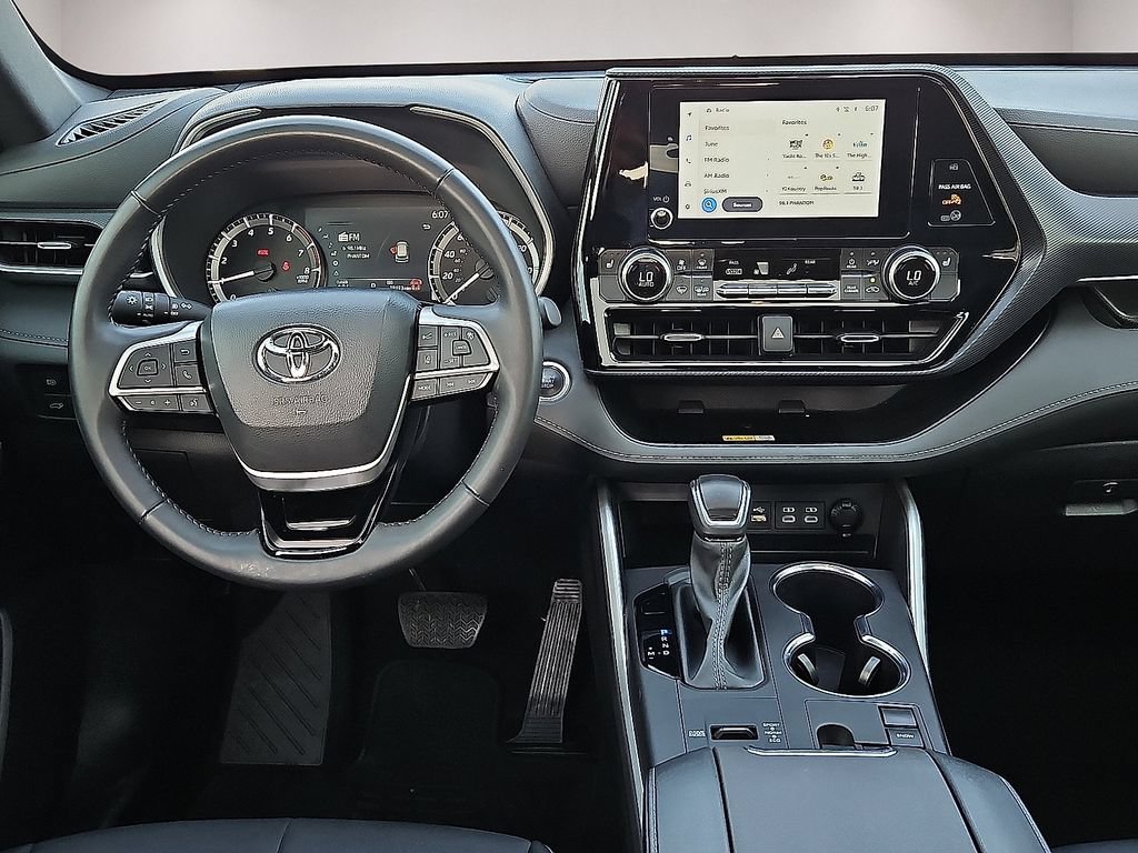 Used 2024 Toyota Highlander XSE FWD image 20