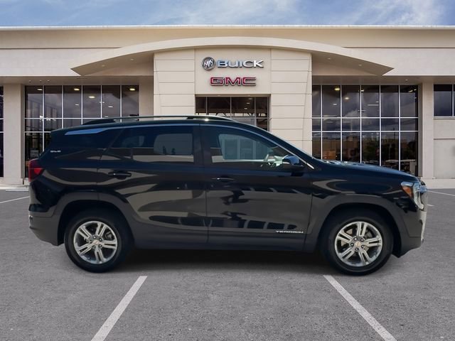 Used 2022 GMC Terrain SLE w/ Driver Convenience Package image 16
