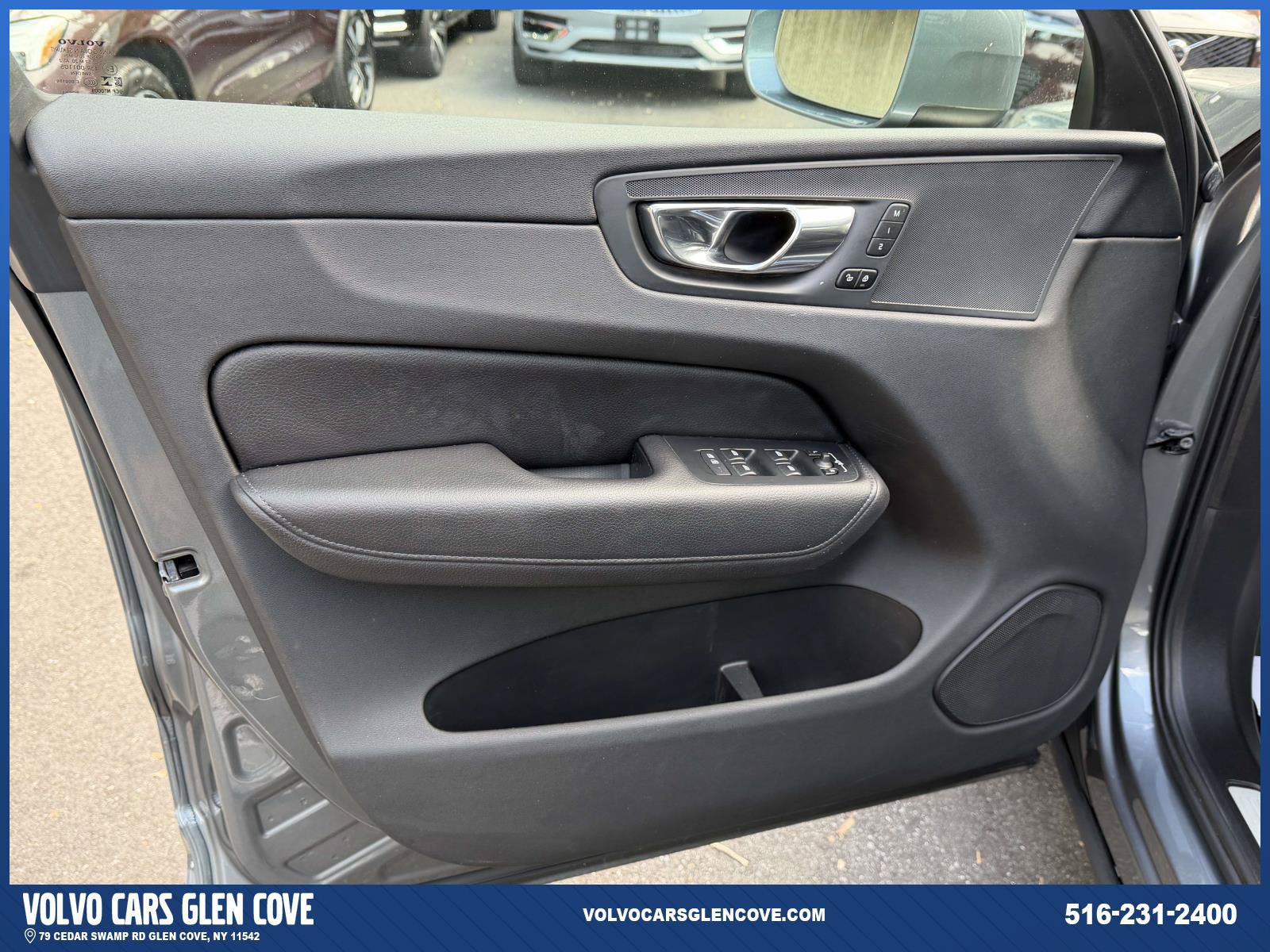 Used 2021 Volvo XC60 T5 Momentum AWD/4WD image 13