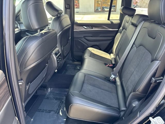 New 2026 Jeep Grand Cherokee Altitude AWD/4WD image 22