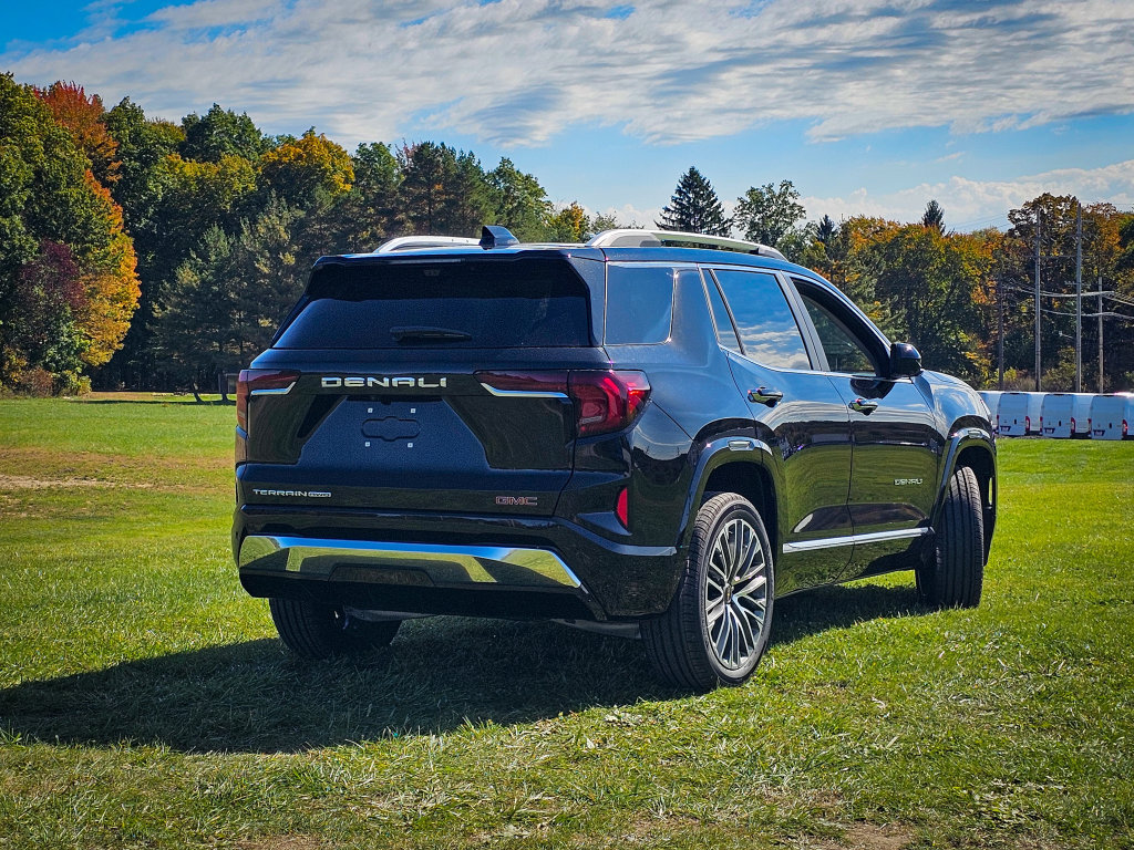 New 2027 GMC Terrain Denali AWD/4WD image 4